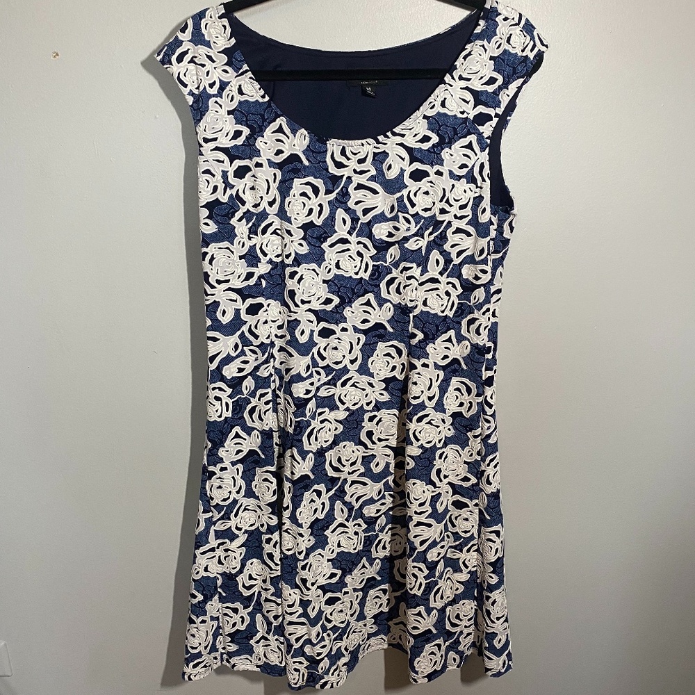 Blue and White Flower Knee-Length Dress